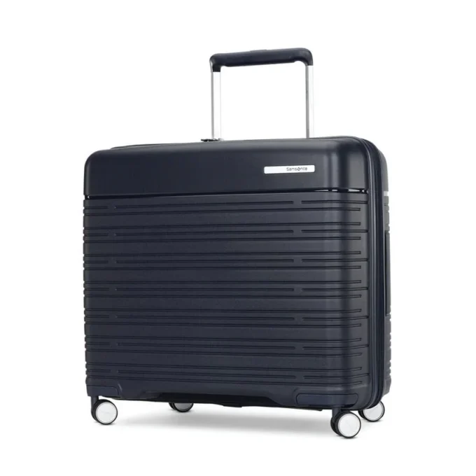 Elevation™ Plus hardside medium glider™ Elevation™ Plus hardside medium glider™